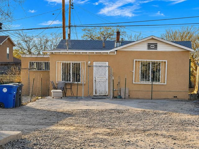 1709 Walter Street SE, Albuquerque, NM 87102