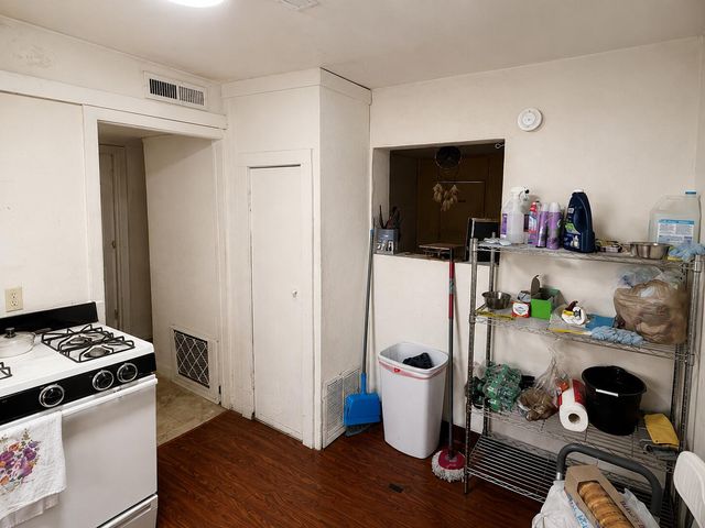 1709 Walter Street SE, Albuquerque, NM 87102