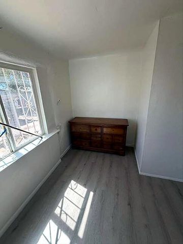 1709 Walter Street SE, Albuquerque, NM 87102