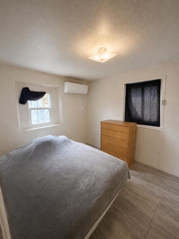 1709 Walter Street SE, Albuquerque, NM 87102