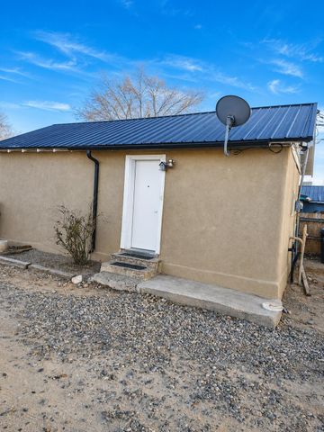 1709 Walter Street SE, Albuquerque, NM 87102
