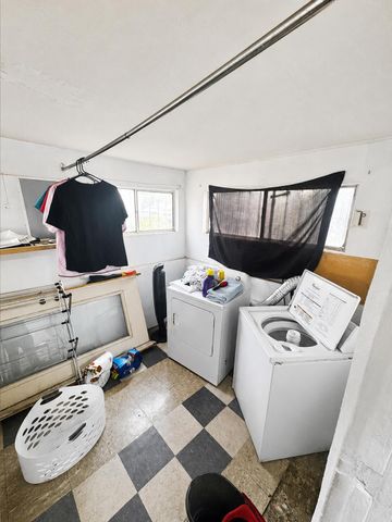 1709 Walter Street SE, Albuquerque, NM 87102