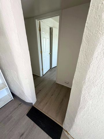 1709 Walter Street SE, Albuquerque, NM 87102