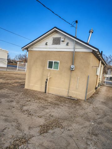 1709 Walter Street SE, Albuquerque, NM 87102