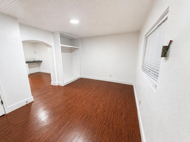 1709 Walter Street SE, Albuquerque, NM 87102