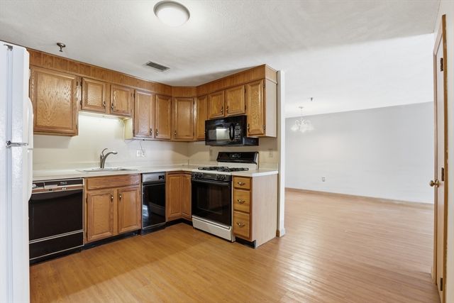 45 Christopher Dr 106, Methuen, MA 01844