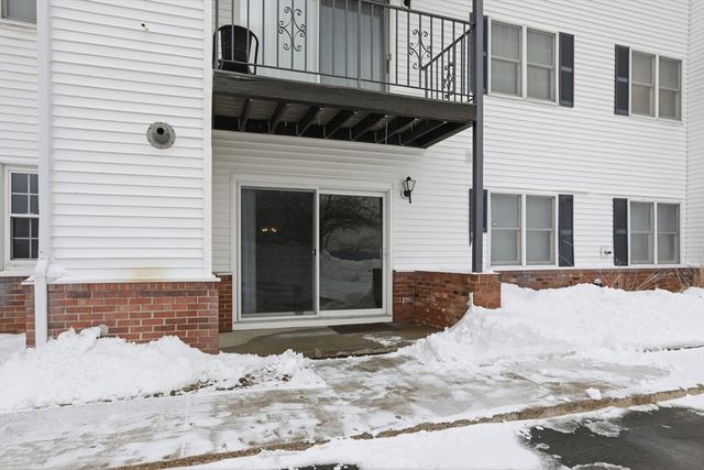 45 Christopher Dr 106, Methuen, MA 01844