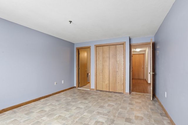 45 Christopher Dr 106, Methuen, MA 01844