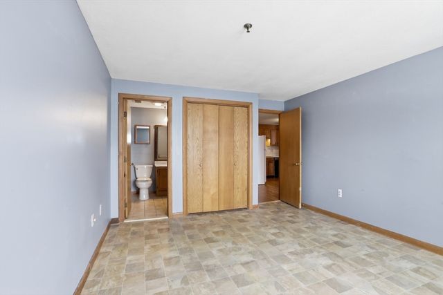 45 Christopher Dr 106, Methuen, MA 01844