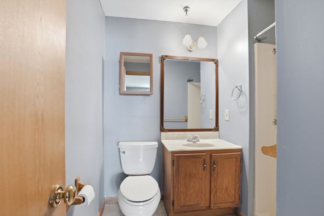 45 Christopher Dr 106, Methuen, MA 01844