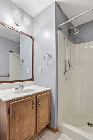 45 Christopher Dr 106, Methuen, MA 01844