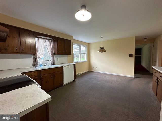 2004 EVERGREEN DR, Perkasie, PA 18944