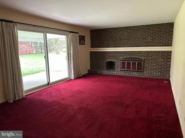 2004 EVERGREEN DR, Perkasie, PA 18944