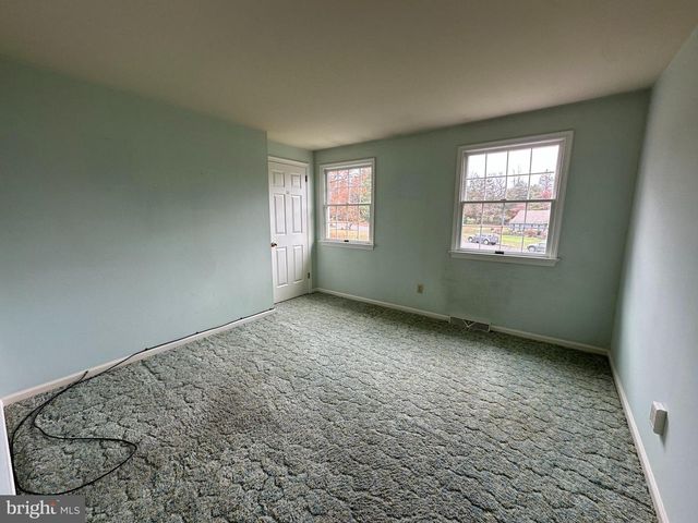 2004 EVERGREEN DR, Perkasie, PA 18944