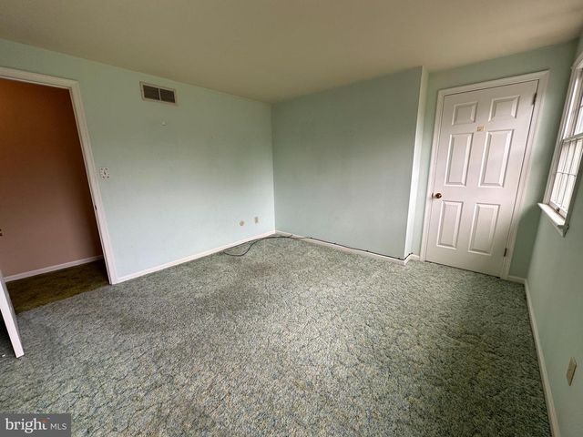 2004 EVERGREEN DR, Perkasie, PA 18944