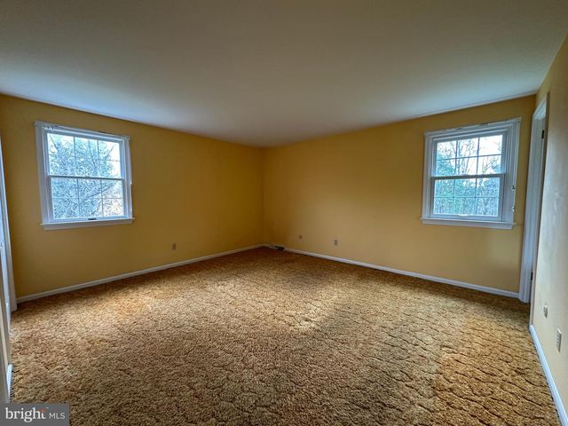 2004 EVERGREEN DR, Perkasie, PA 18944