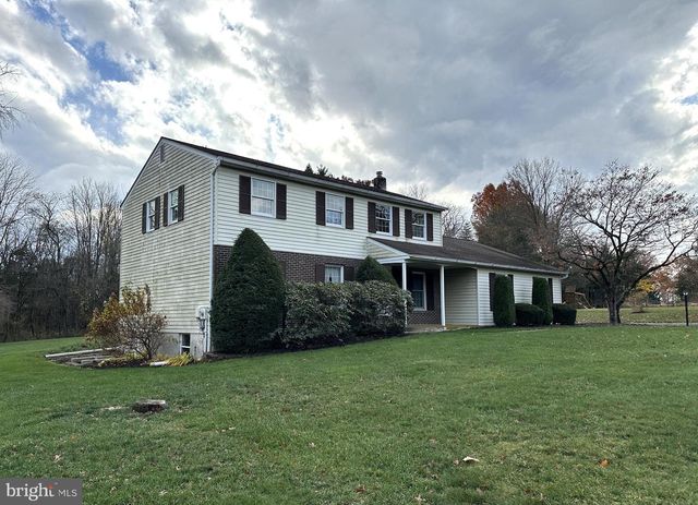 2004 EVERGREEN DR, Perkasie, PA 18944