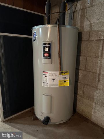 2004 EVERGREEN DR, Perkasie, PA 18944