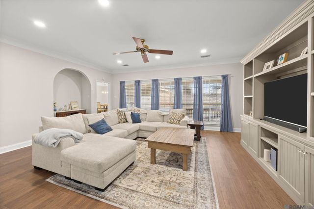 8110 Main St, Zachary, LA 70791