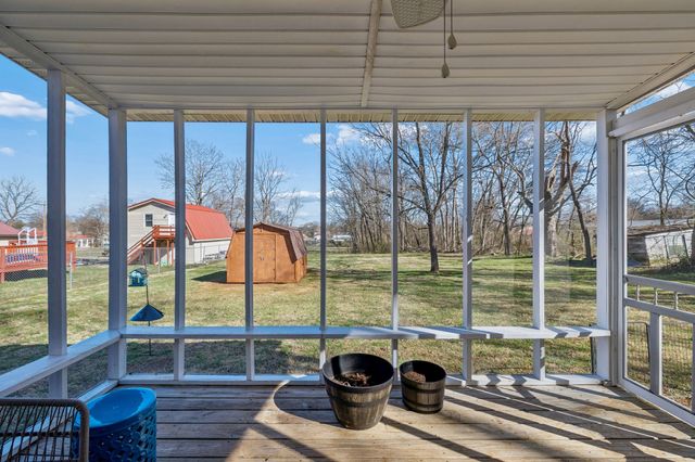 206 Central Ave, Chapel Hill, TN 37034