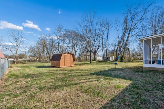 206 Central Ave, Chapel Hill, TN 37034