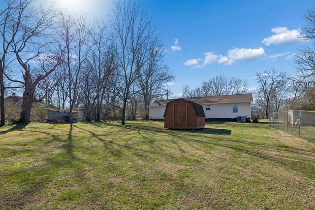 206 Central Ave, Chapel Hill, TN 37034