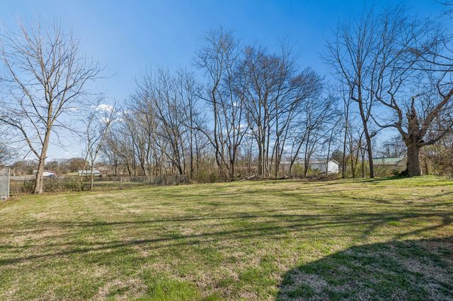 206 Central Ave, Chapel Hill, TN 37034