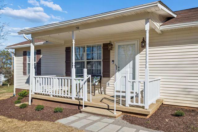 206 Central Ave, Chapel Hill, TN 37034