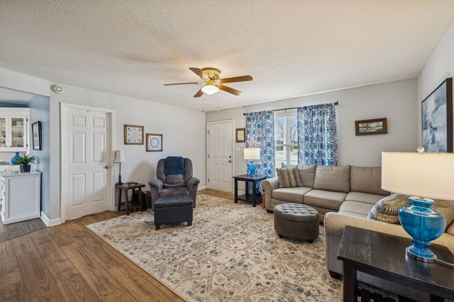 206 Central Ave, Chapel Hill, TN 37034