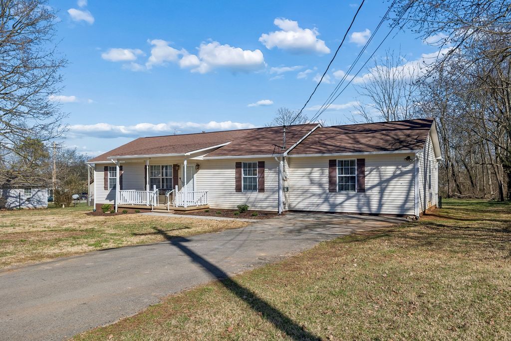 206 Central Ave, Chapel Hill, TN 37034