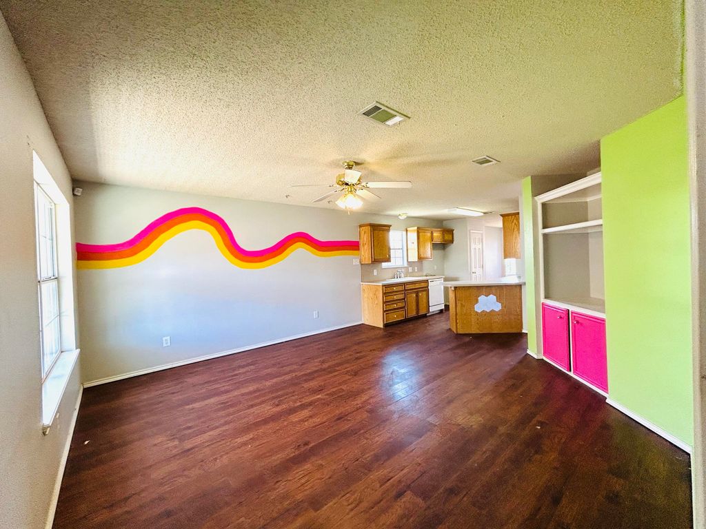 1440 77th Street, Lubbock, TX 79423