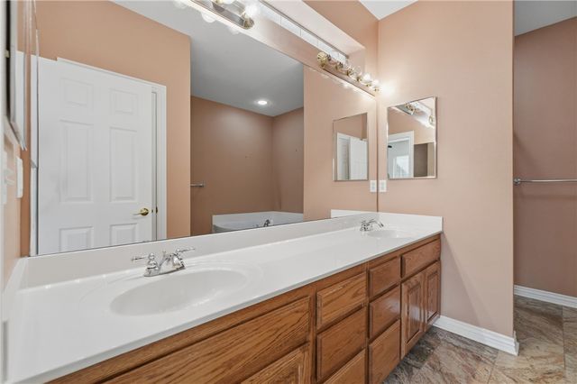 6 Grimsay Drive, Bella Vista, AR 72715
