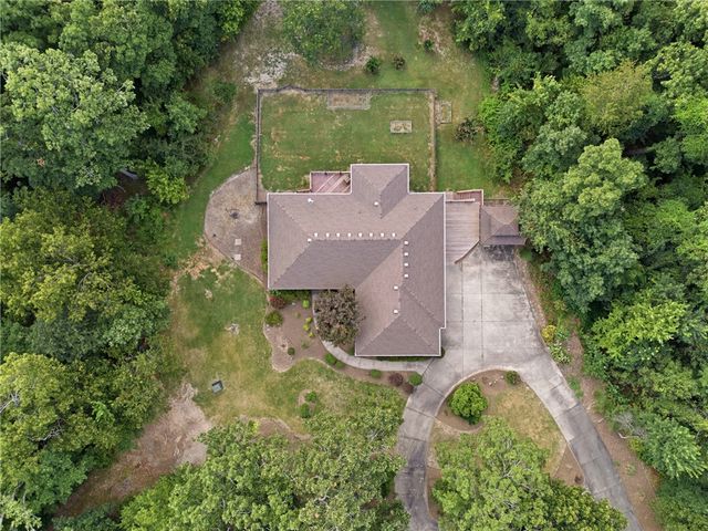 6 Grimsay Drive, Bella Vista, AR 72715