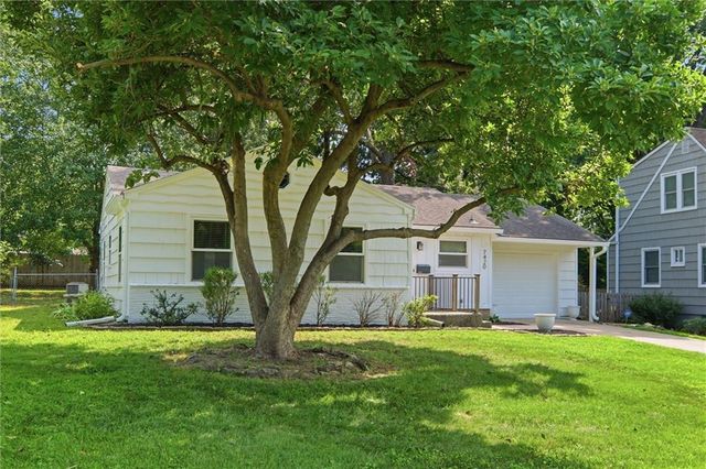 7420 CHEROKEE Drive, Prairie Village, KS 66208