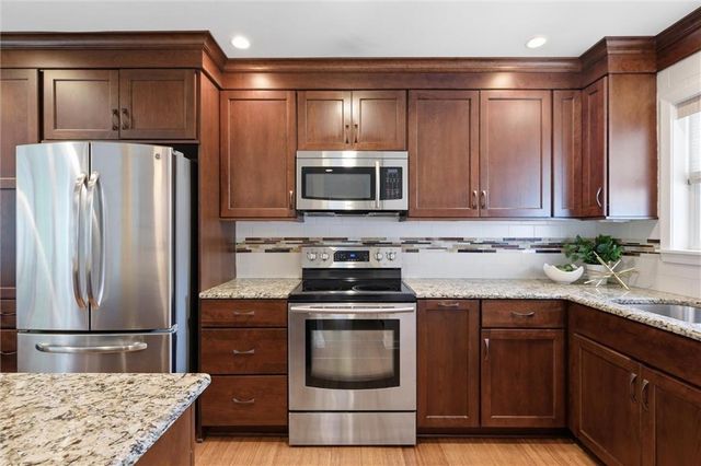 7420 CHEROKEE Drive, Prairie Village, KS 66208