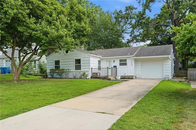 7420 CHEROKEE Drive, Prairie Village, KS 66208