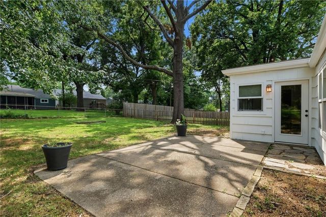 7420 CHEROKEE Drive, Prairie Village, KS 66208
