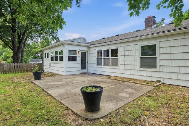 7420 CHEROKEE Drive, Prairie Village, KS 66208