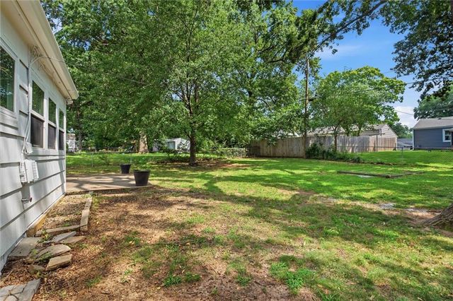 7420 CHEROKEE Drive, Prairie Village, KS 66208