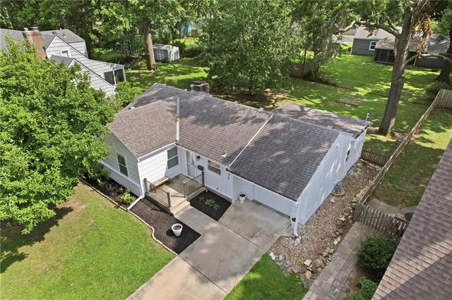 7420 CHEROKEE Drive, Prairie Village, KS 66208