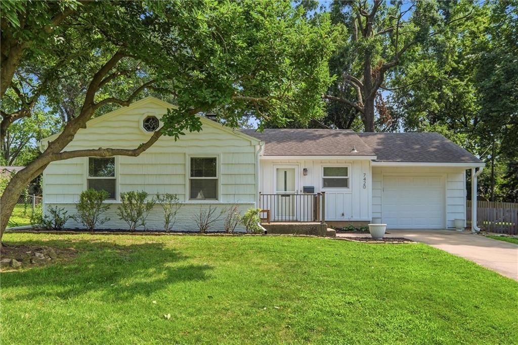 7420 CHEROKEE Drive, Prairie Village, KS 66208