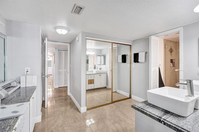 8740 Azalea Ct 102, Tamarac, FL 33321