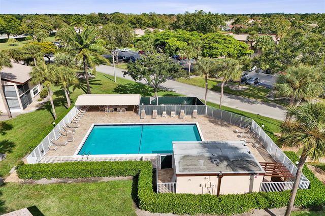 8740 Azalea Ct 102, Tamarac, FL 33321