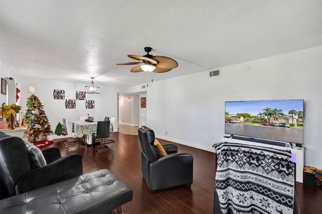 8740 Azalea Ct 102, Tamarac, FL 33321