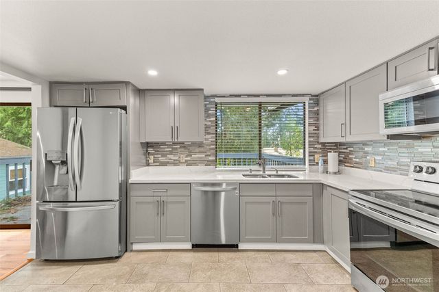 16531 NE 98th Court, Redmond, WA 98052