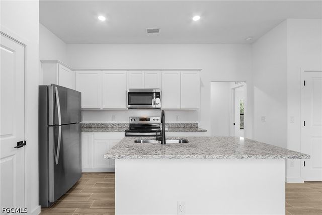 305 NW 20th TER, Cape Coral, FL 33993