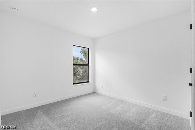 305 NW 20th TER, Cape Coral, FL 33993