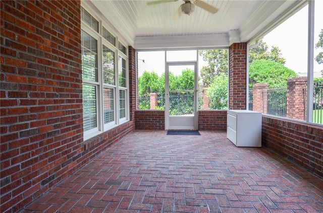 1570 Woodberry Run Drive, Snellville, GA 30078