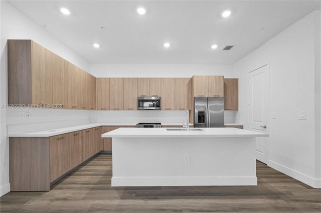 4422 SW 122nd Way, Davie, FL 33330