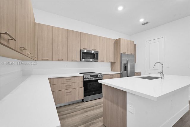 4422 SW 122nd Way, Davie, FL 33330